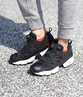 高耐久な素材と吸水速乾性のある素材を組み合わせたパイルスニーカー