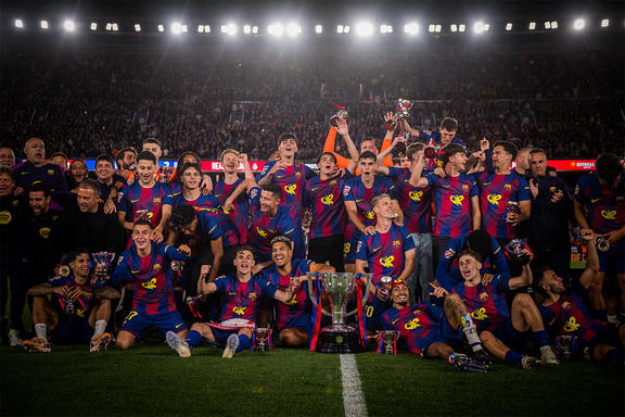 FC Barcelonaとのコラボレーションソックス | 靴下屋公式通販 Tabio