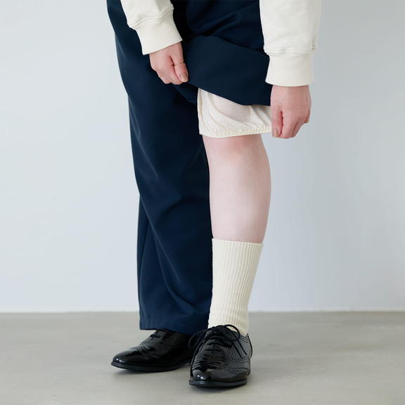 【防寒対策】 あったかペチパンツ4分丈 M-L アイボリー 靴下屋